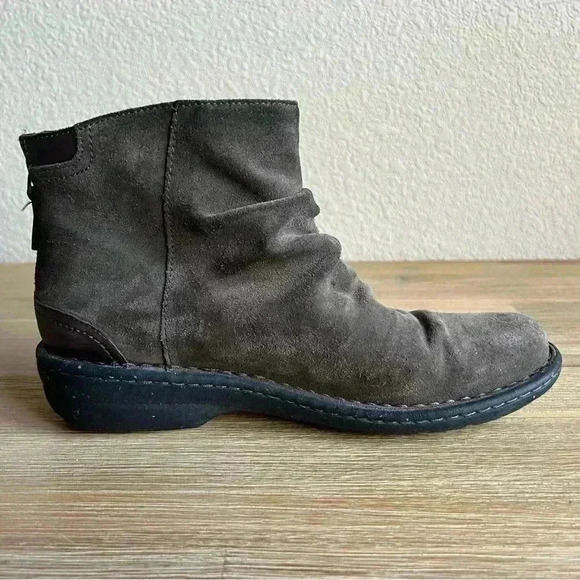 Clarks Ankle Boot Artisan Brown Suede Slouch Comfort Fashion Shoes Womens Sz 9.5 - Picture 4 of 13